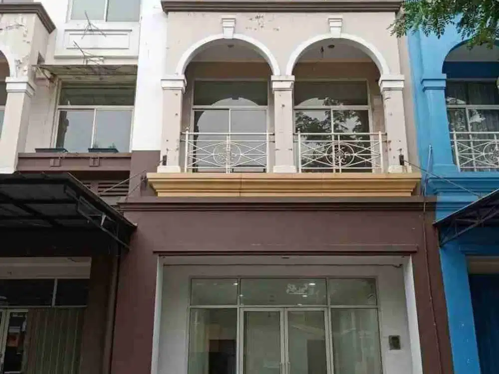 DISEWAKAN RUKO 3 LANTAI – LOKASI PREMIUM BOULEVARD GRAND GALAXY