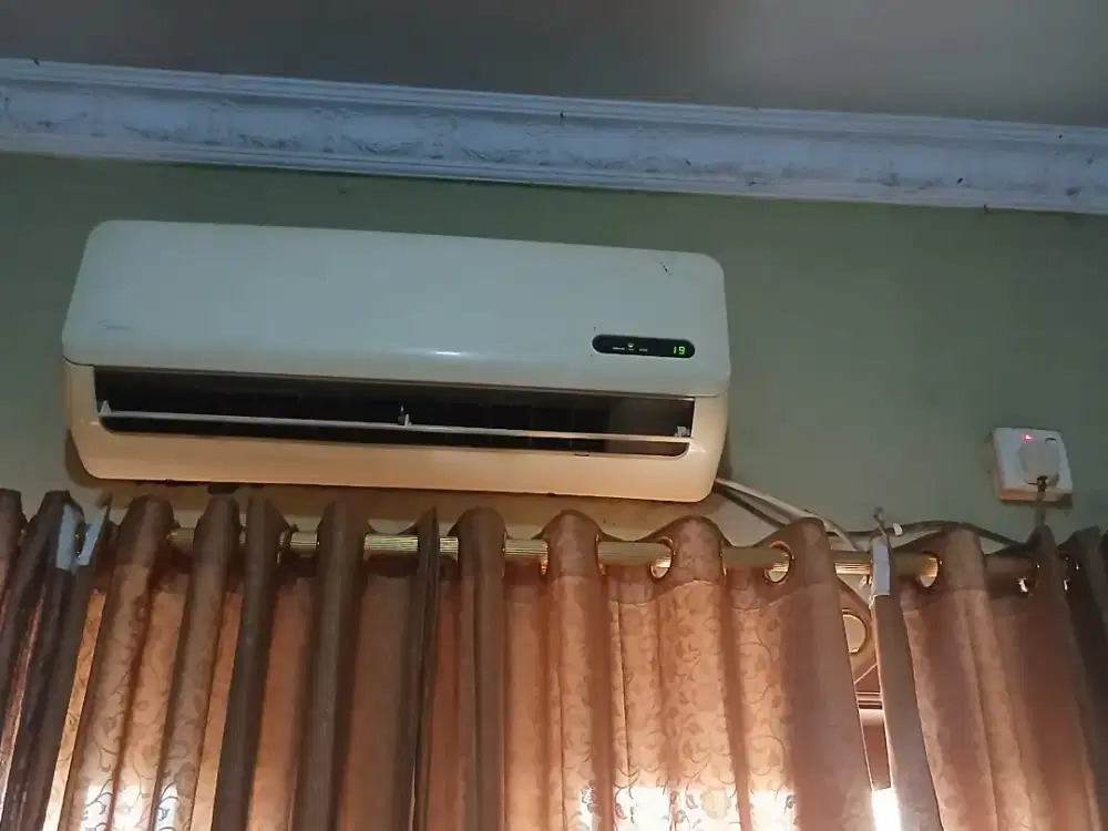 Dijual AC 1/2 PK