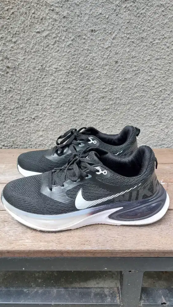 Sepatu Nike Running Pria Bekas Size 45 / 27.5cm – Murah
