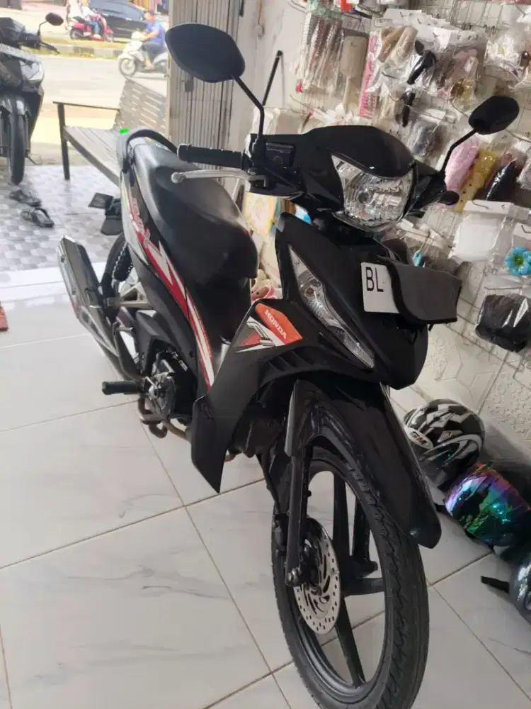 Dijual cepat Revo x THN 2022 plat on pajak on