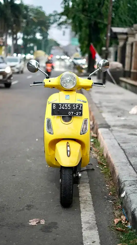 VESPA LX 125 CARBU 2011 KUNING - TERMURAH SEINDONESIA