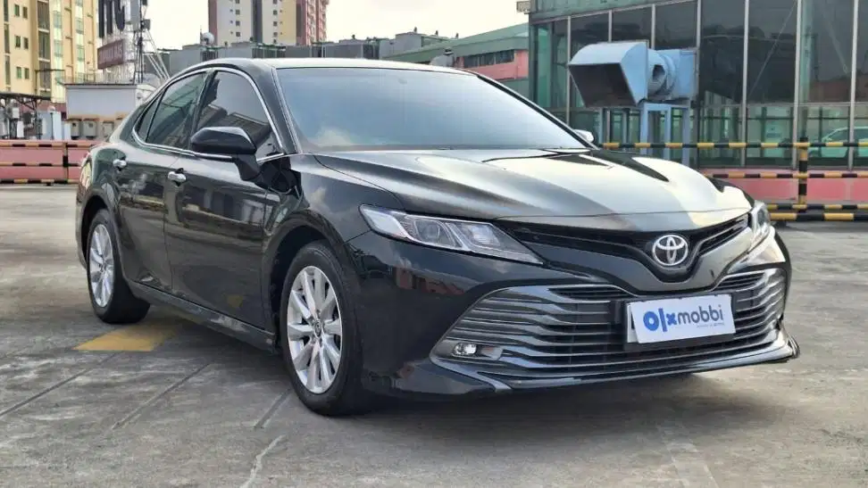 KM Rendah - Toyota Camry 2.5 G Bensin-AT 2021