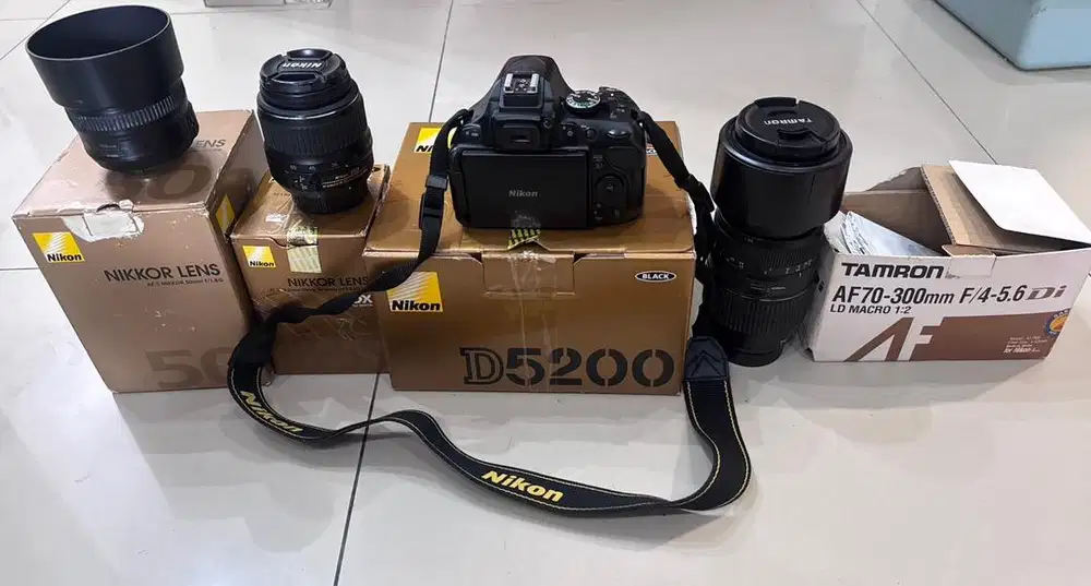 Nikon D5200 Full Set + 3 Lensa (Siap Pakai) – SC Rendah