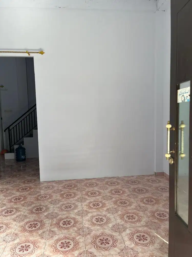 Disewakan Tahunan , rumah 2 KT dekat masjid Al Falah Kpg Jawa