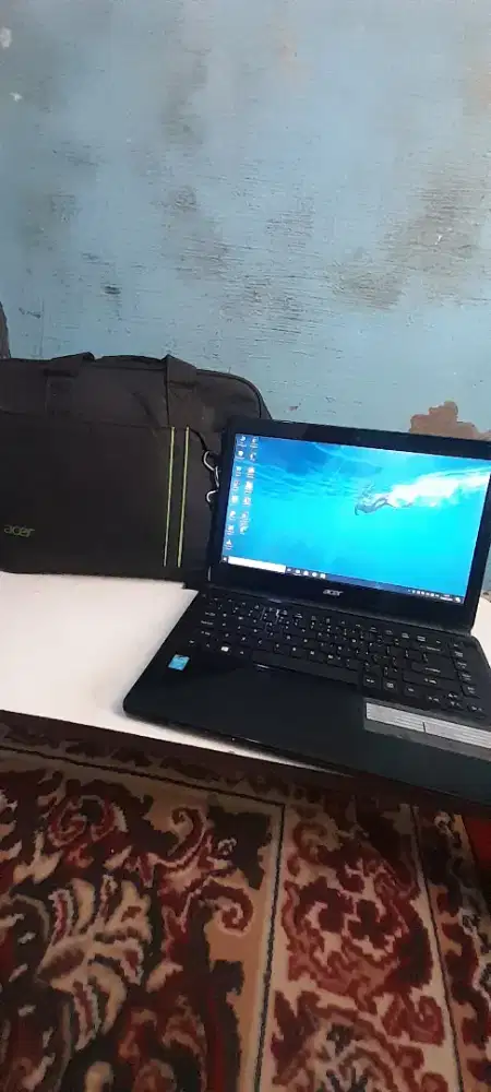 Laptop acer corei3 SSD 256 Body Slim Kondisi Normal