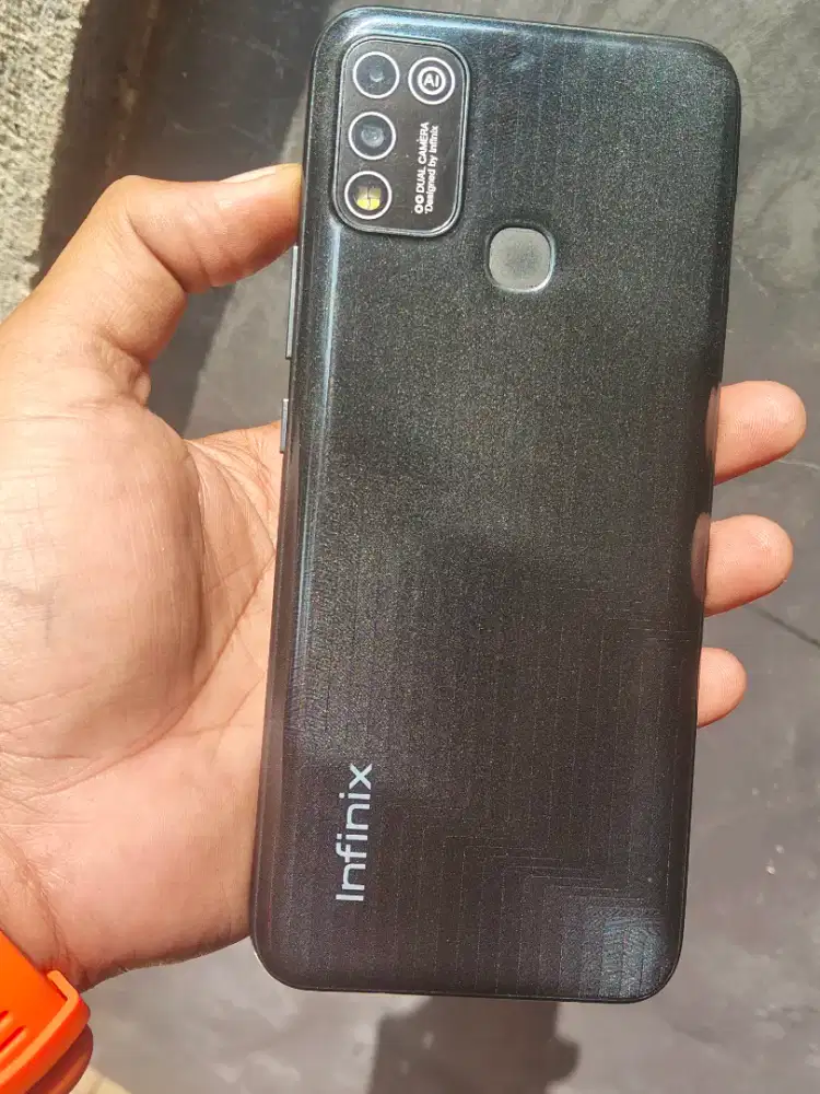 Infinix hot 10 ram 4 minus
