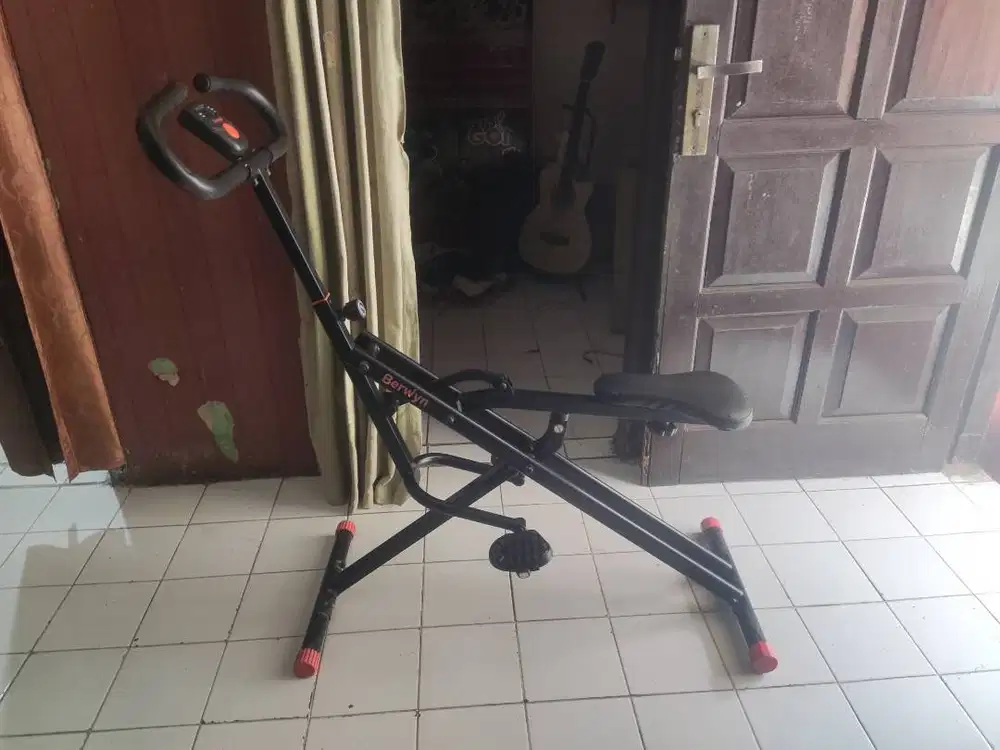 Alat olah raga Power Squat