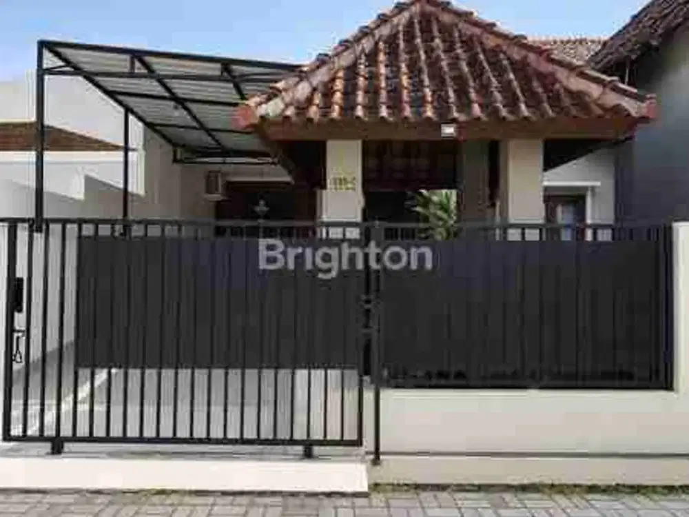 DIJUAL RUMAH SANGAT STRATEGIS DEKAT AMBARUKMO PLAZA MALL DI PERUMAHAN SOROWAJAN BARU YOGYAKARTA
