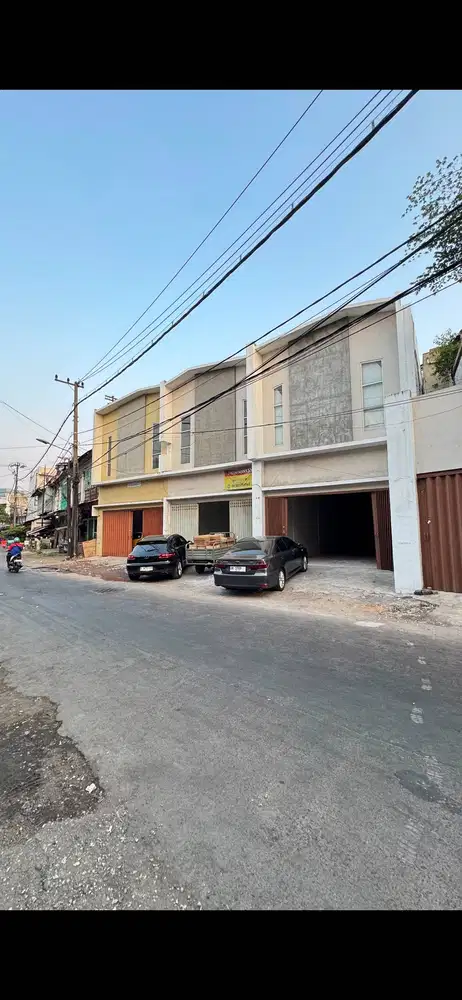 DISEWAKAN RUKO 1 LANTAI (6x30 m) TEPAT DEPAN PASAR AYAM PABEAN SBY