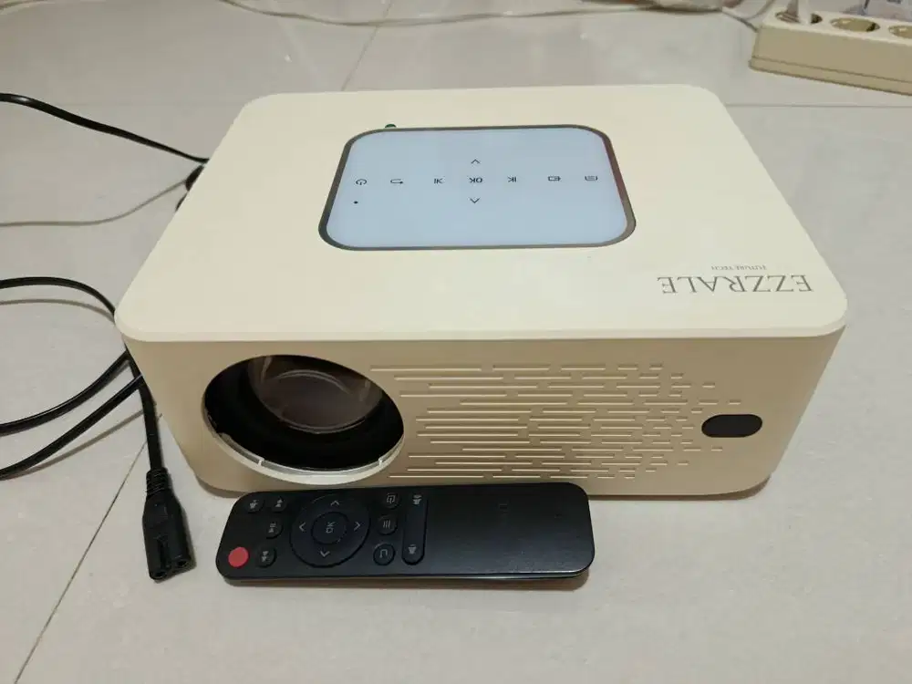 DI JUAL PROYEKTOR MURAH MASIH BAGUS DAN MULUS