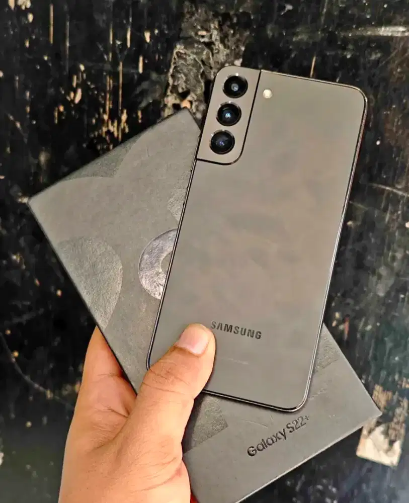 Samsung S22 PLUS Sein Fulset dibawa sebenarnya