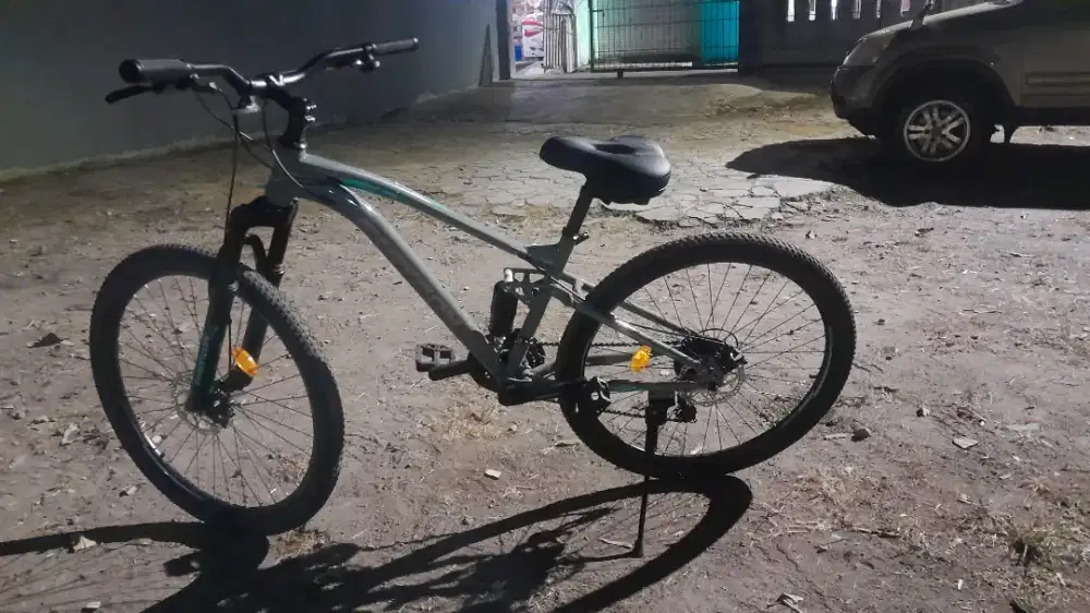 Sepeda fastron ukuran 2.7