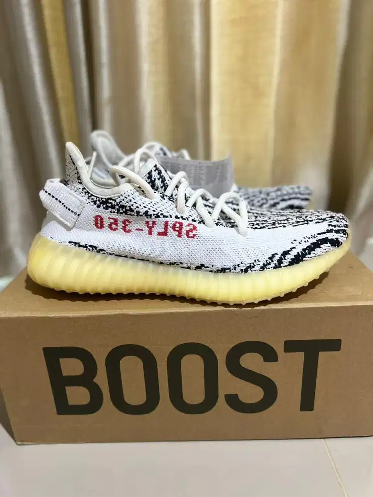 Adidas Ultraboos Yeezy Zebra