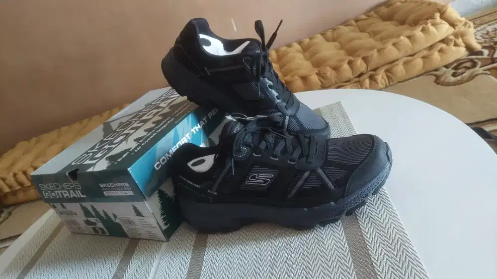 sepatu skechers gotrail (hitam)