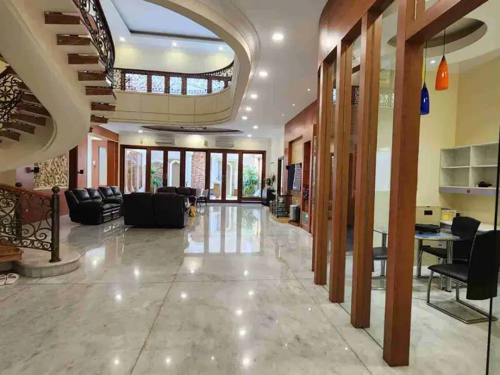 Dijual rumah mewah di Bukit Gading Mediterania Kelapa Gading Jakarta Utara