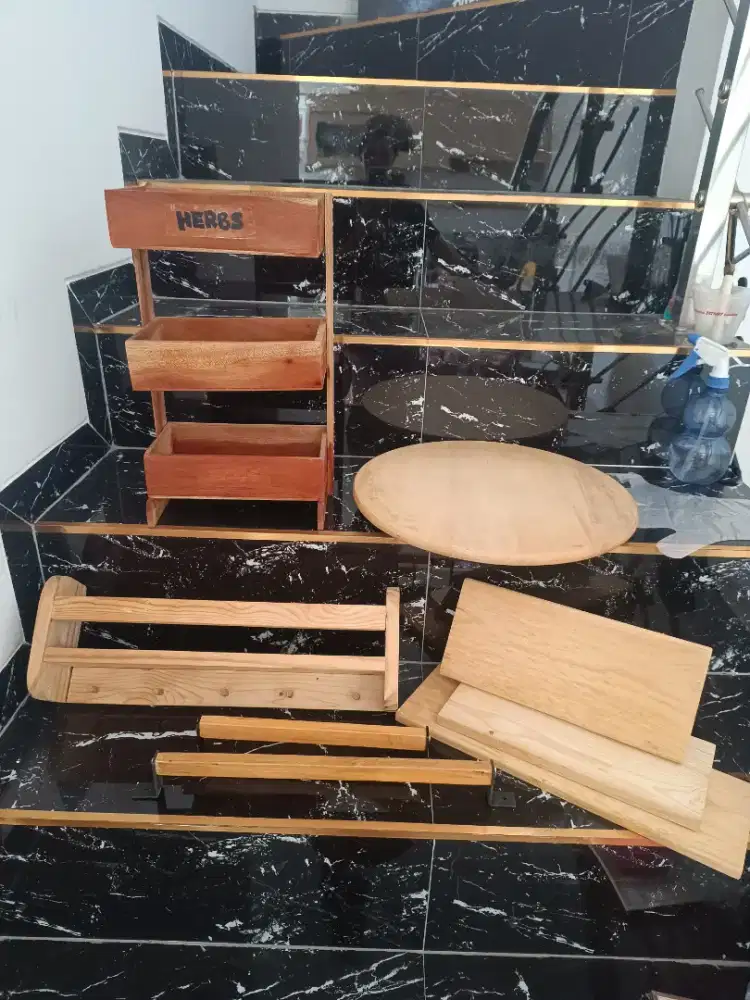 Peralatan rak kayu dapur
