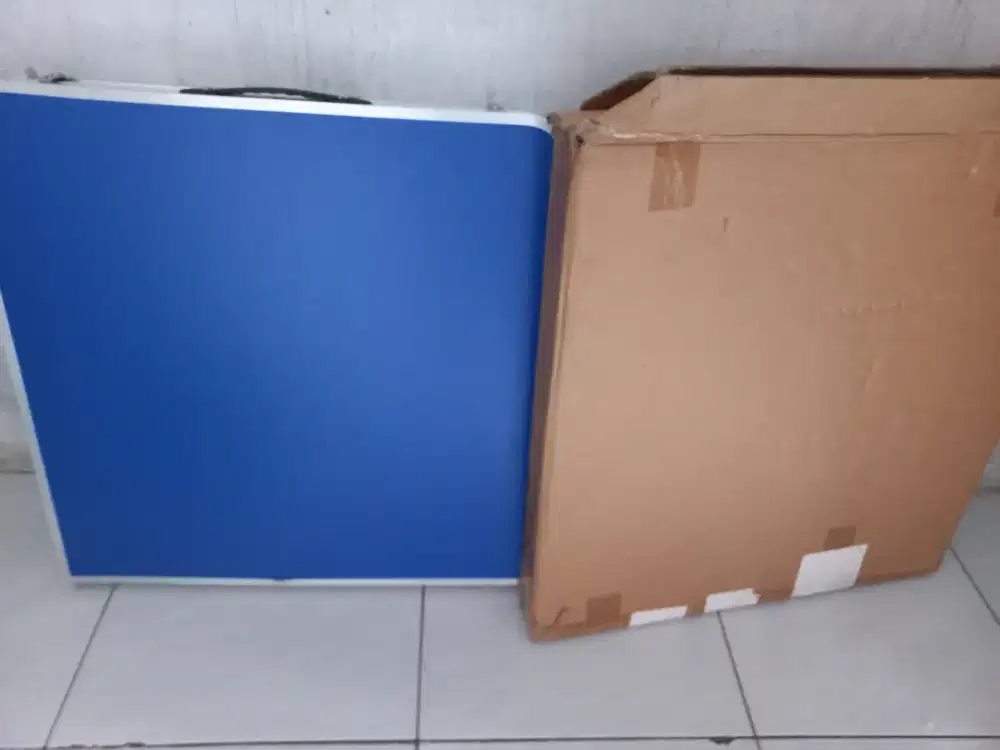 Dijual Meja Lipat Jualan Masih Baru(free Box Donat+Botol)