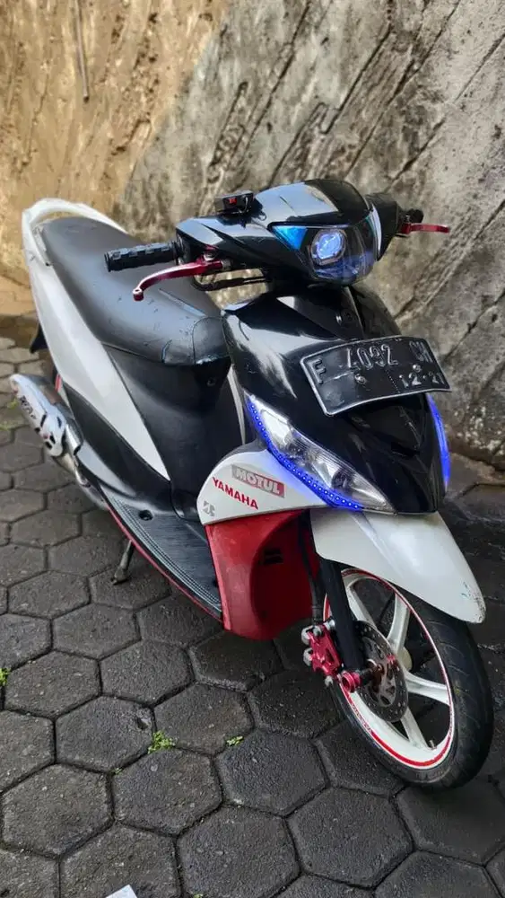 Motor mio J 2012