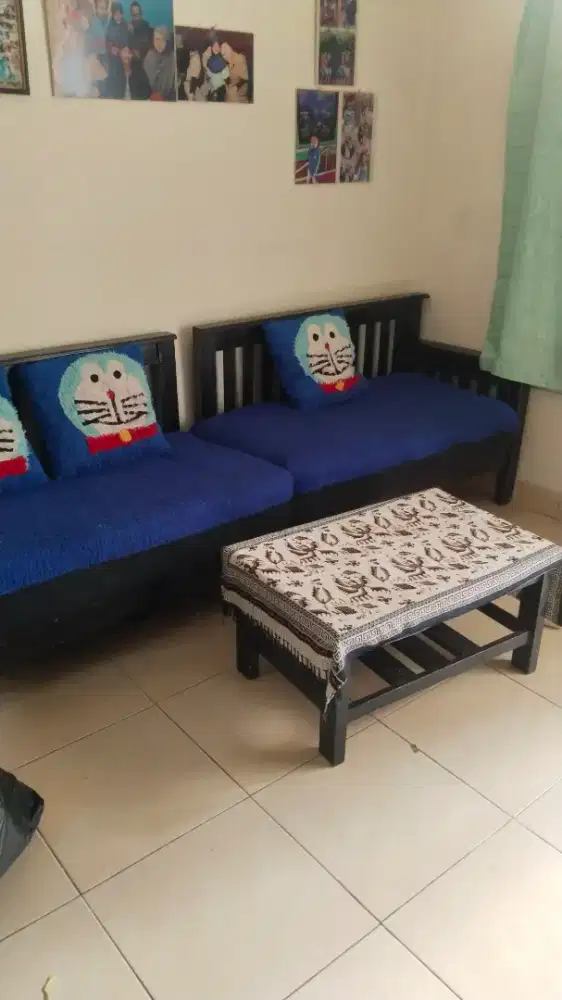 Bangku dan meja