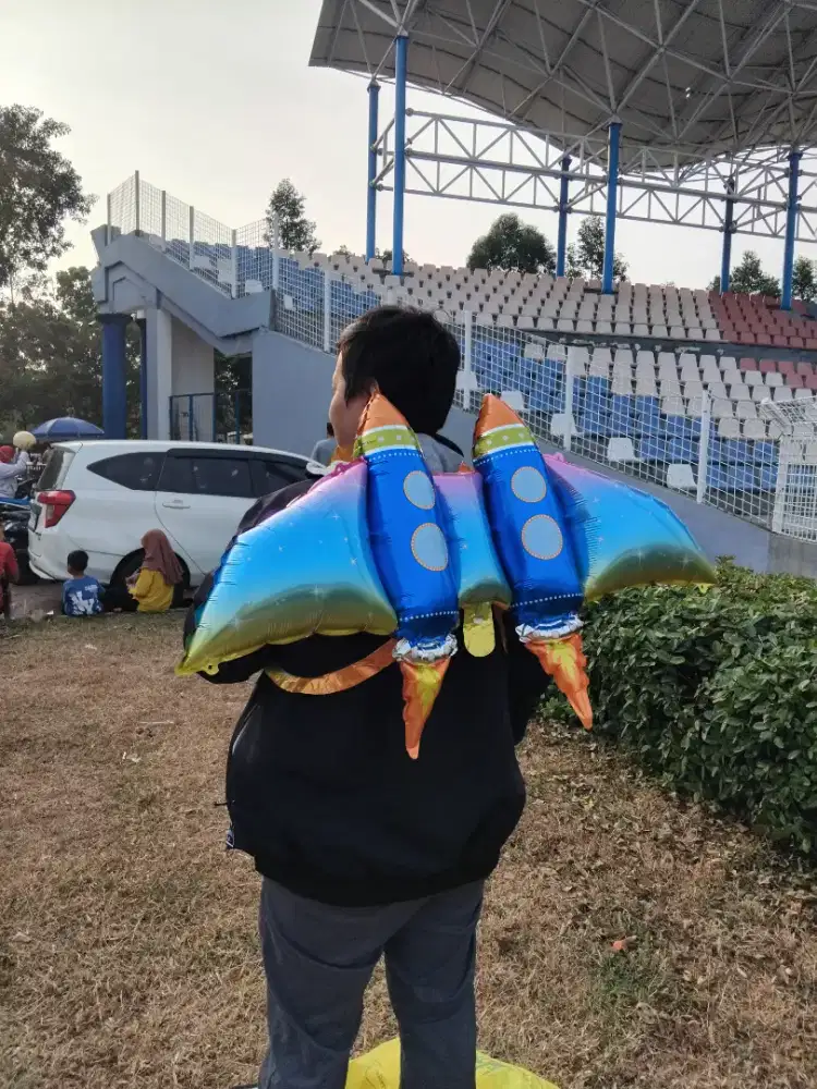 Balon sayap dan balon karakter