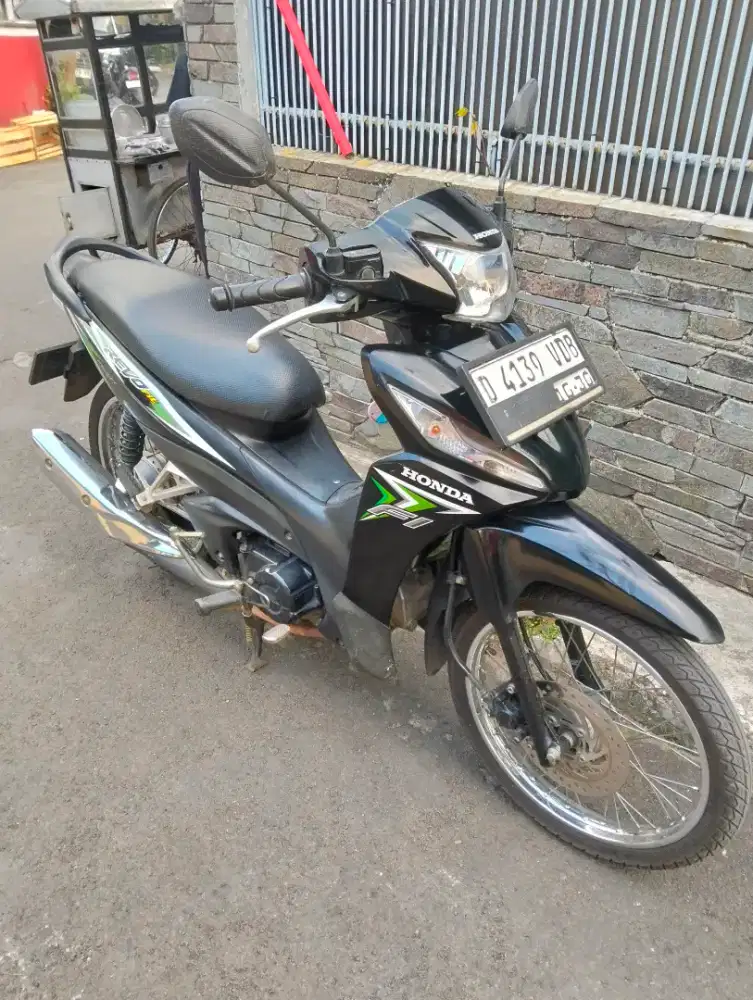 Honda Revo Fit Fi THN 2015 Full Original Mulus Siap Pakai