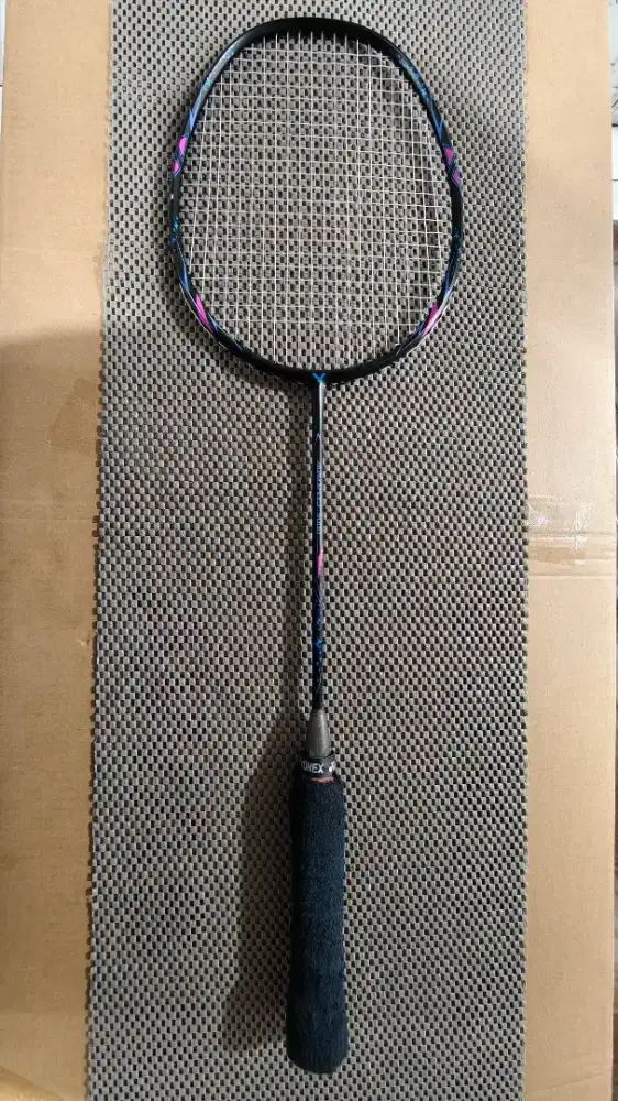 raket victor auraspeed 9000 + senar yonex exbolt 68, 4 simpul