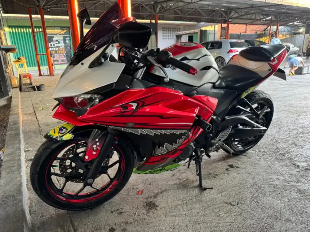 Yamaha YZF-R25 2016