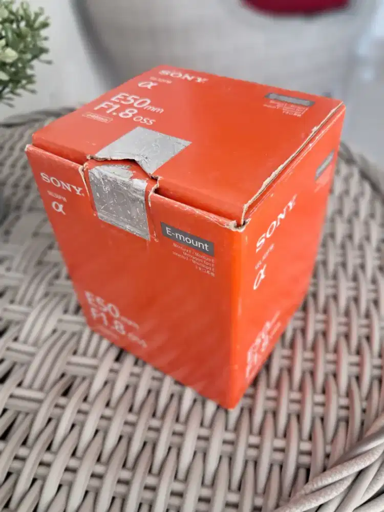 BOX SONY 50MM KOTAK LENSA SONY EMOUNT