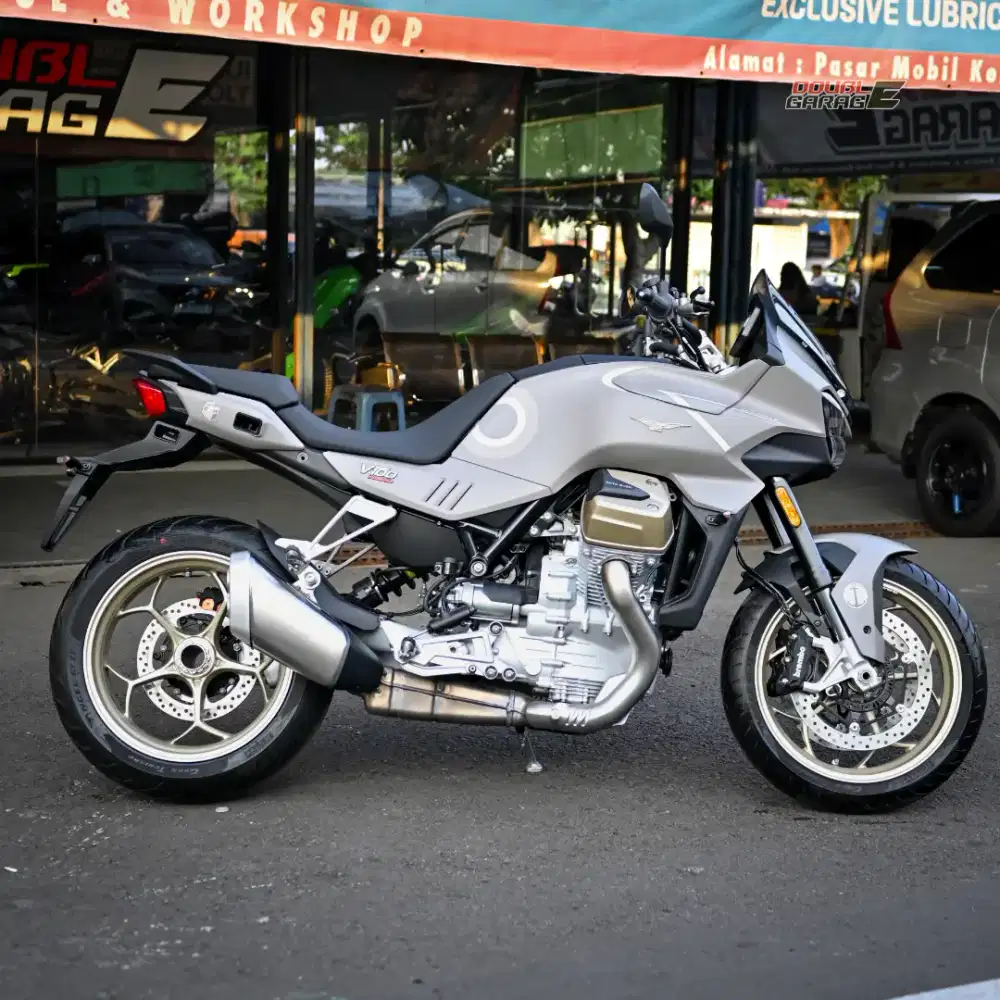 MOTO GUZZI V100  AVIAZIONE NAVALE BRAND NEW