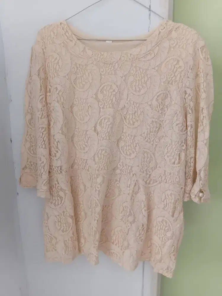 Baju atasan wanita