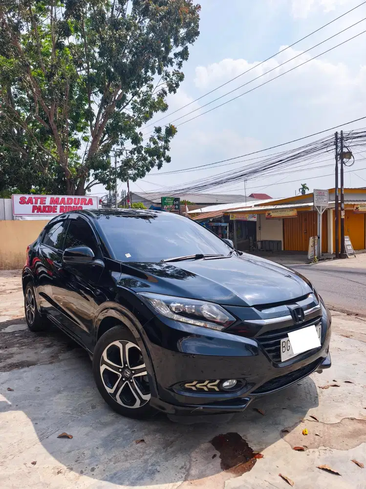 Honda HRV 1.8 Prestige CVT 2015 Sunroof