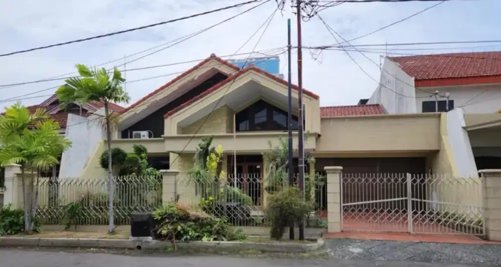 Dijual Rumah Dharmahusada Indah Timur
