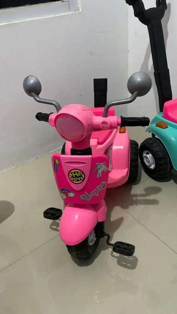Sepeda tiga roda anak balita