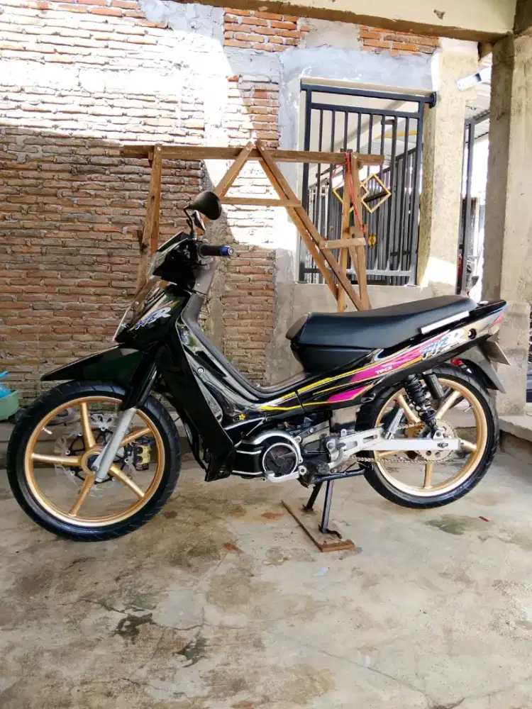 DIJUAL CEPAT YAMAHA FIZR 1997