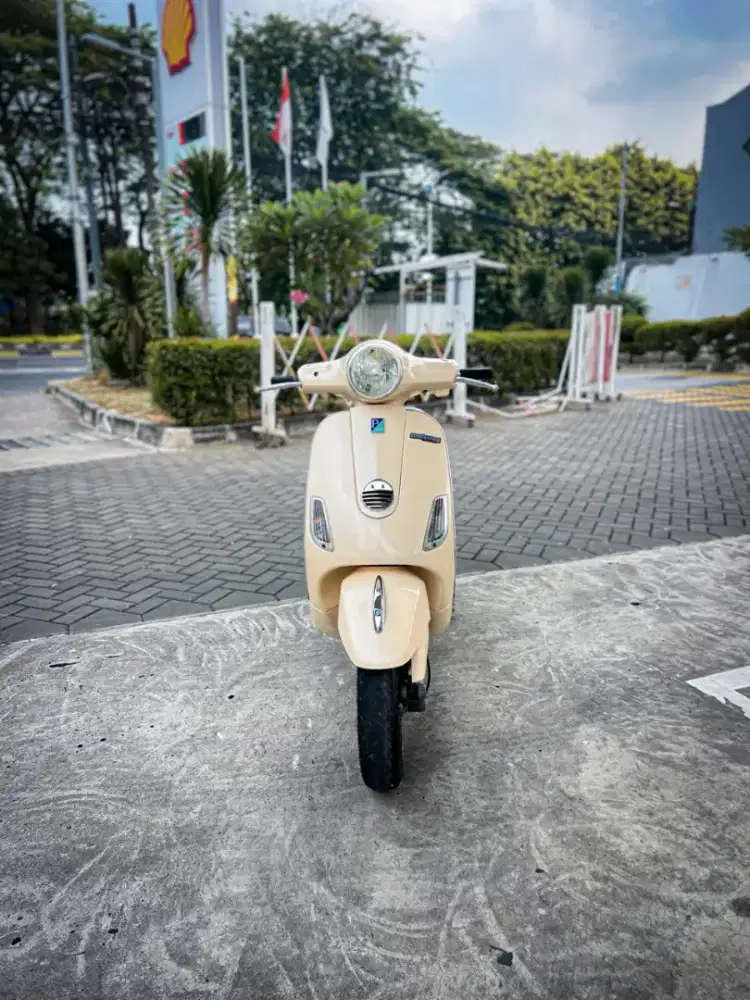 VESPA LX 150 2V 2011 BEIGE - TERMURAH SEINDONESIA