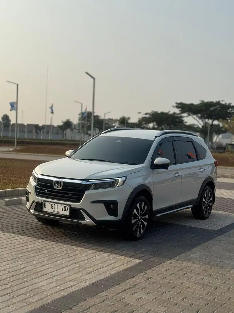BRV prestige cvt 2022 putih / km LOW / full ori