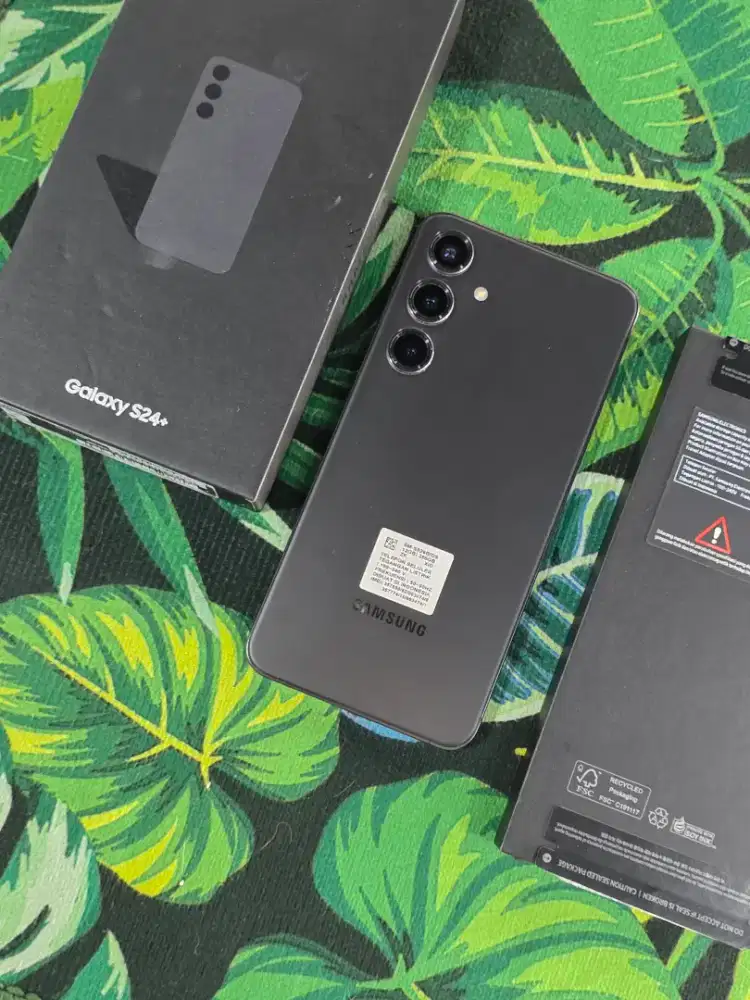 Samsung s24+ 5g second like new garansi resmi Indonesia

unit terbatas