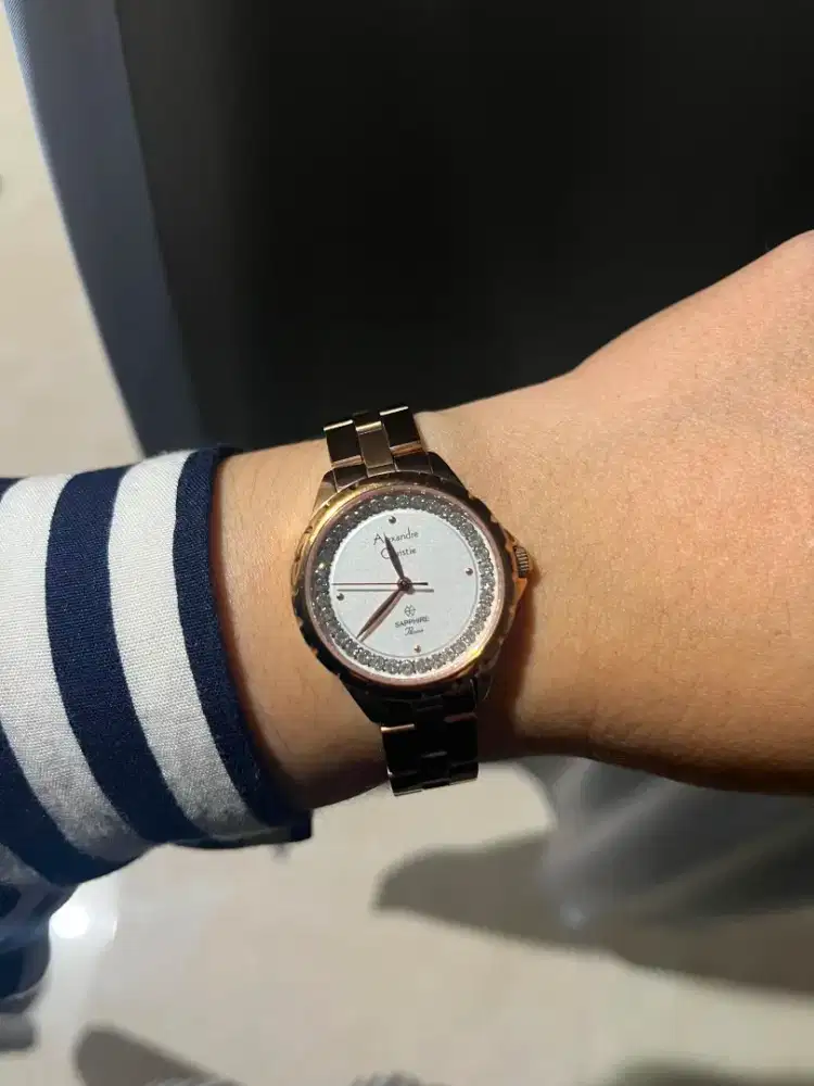 Jam AC Saphire Cantik