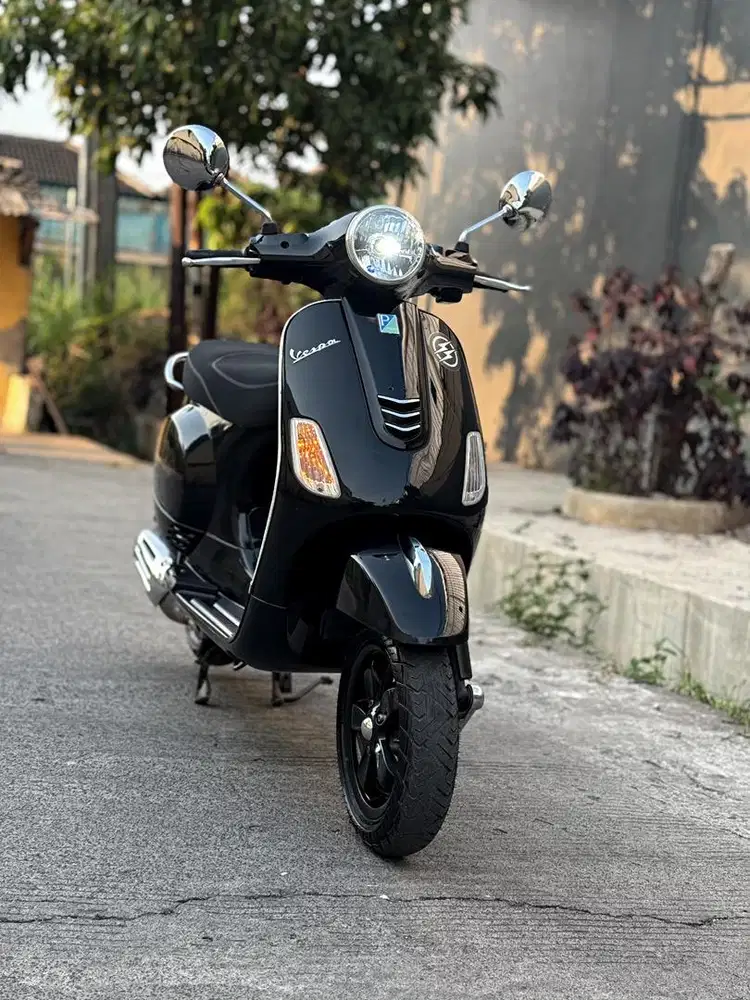 Vespa LX 125 iGET 2018 Nero Vulcano (Black) Orian