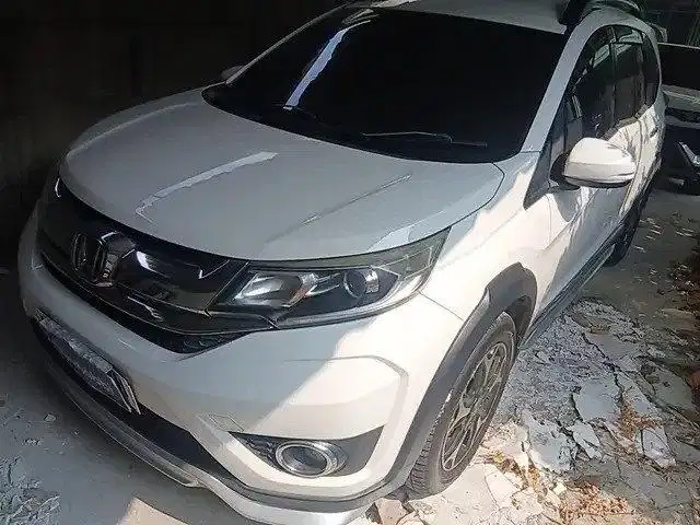 DP RENDAH - Honda BR-V 1.5 E Prestige Bensin-AT 2016