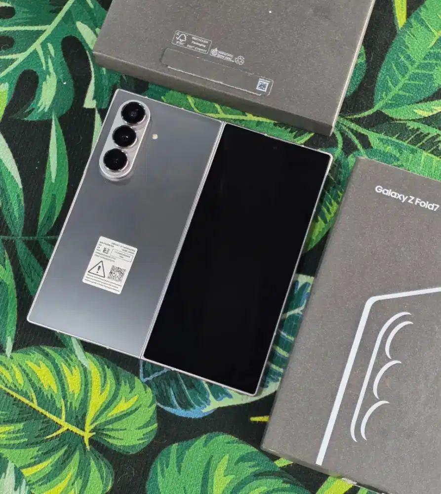 Samsung z fold 7 12/256 second like new garansi resmi Indonesia
