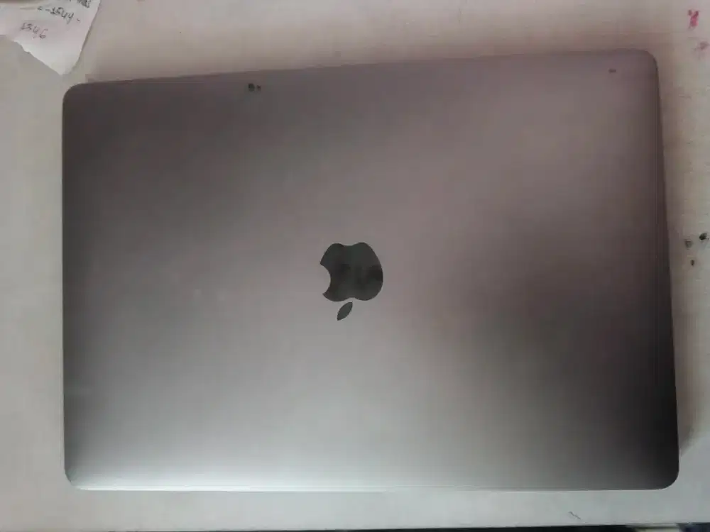 macbook pro m1 2020 second (ada touchbar)