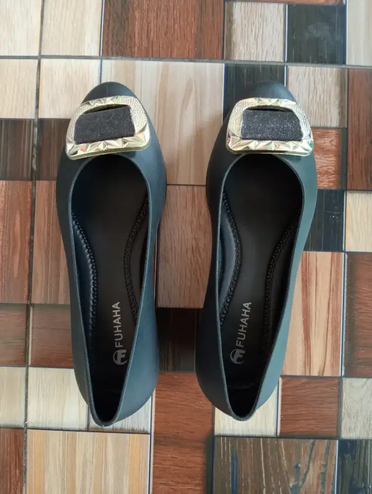 PRELOVED SEPATU WANITA