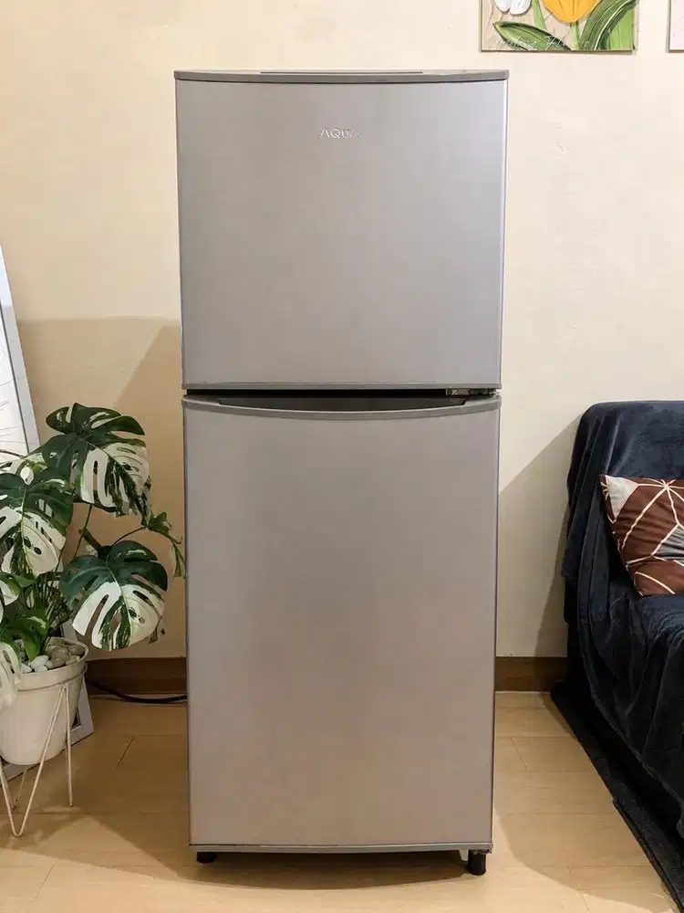 Kulkas Aqua D240 No Frost 2 pintu Low Watt Tanpa Bunga Es