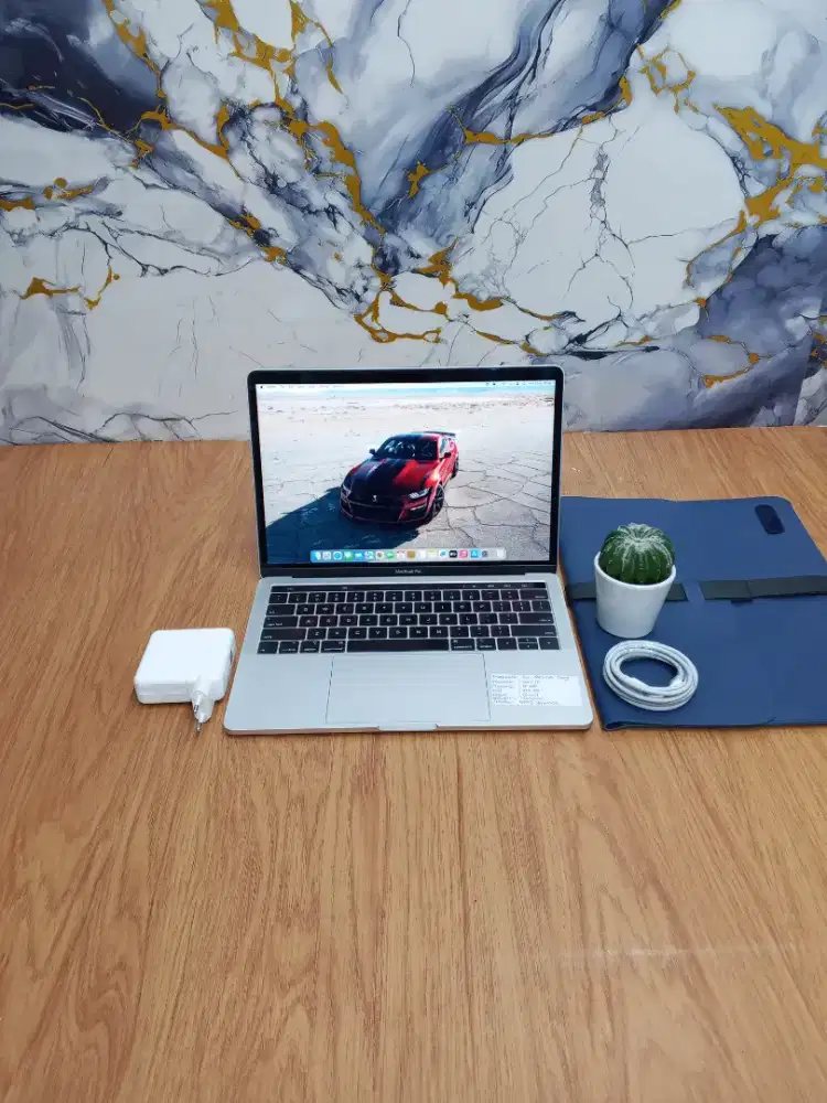 Jual Cepat!! Macbook Pro Retina 13 2019 Core i5, Ram 8 GB, Ssd 256 GB