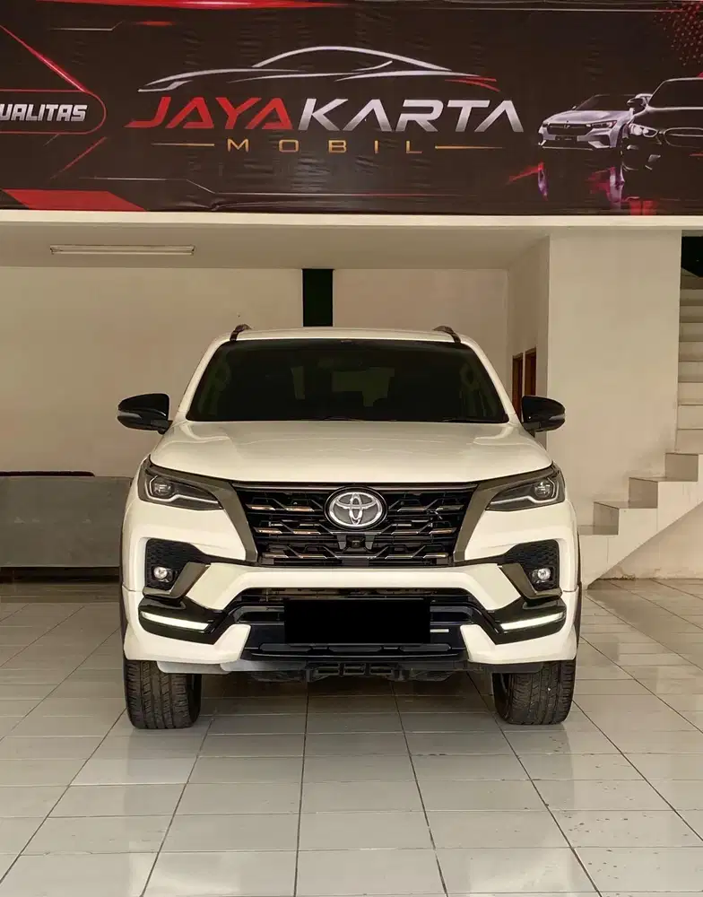 ISTIMEWA!! Toyota Fortuner VRZ 2.8 GR A/T 2022 Diesel