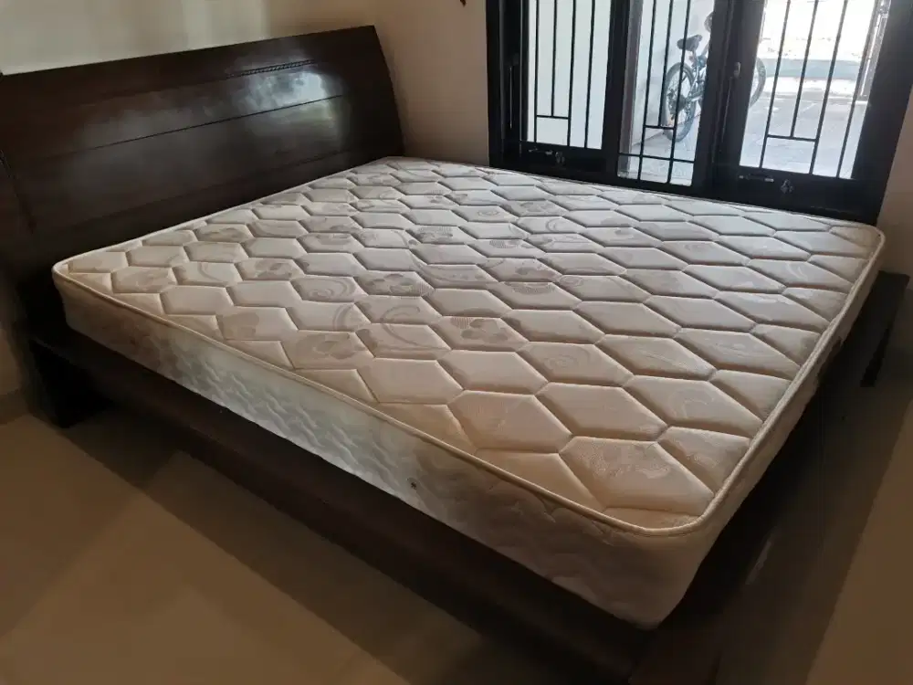 Dipan Tempat Tidur
