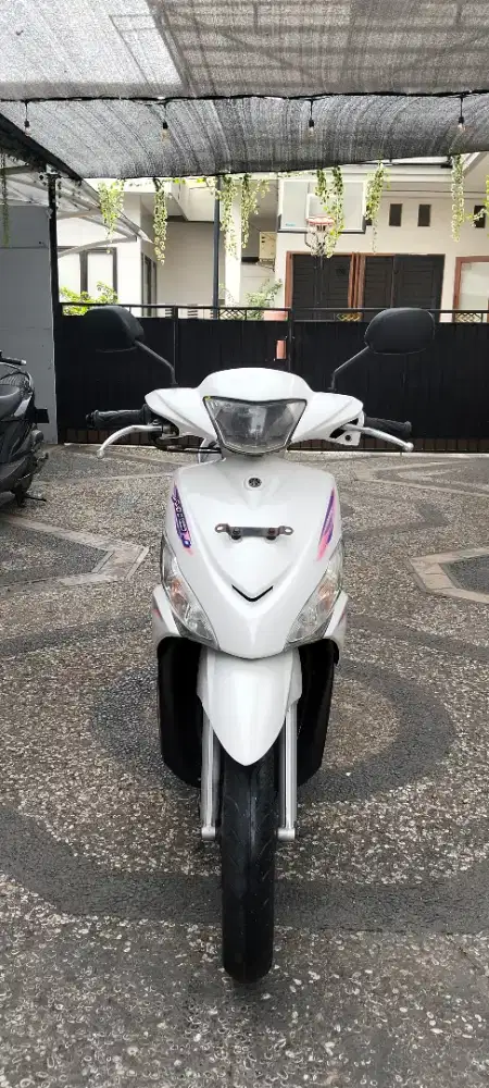 Mio J 2012 white glossy
