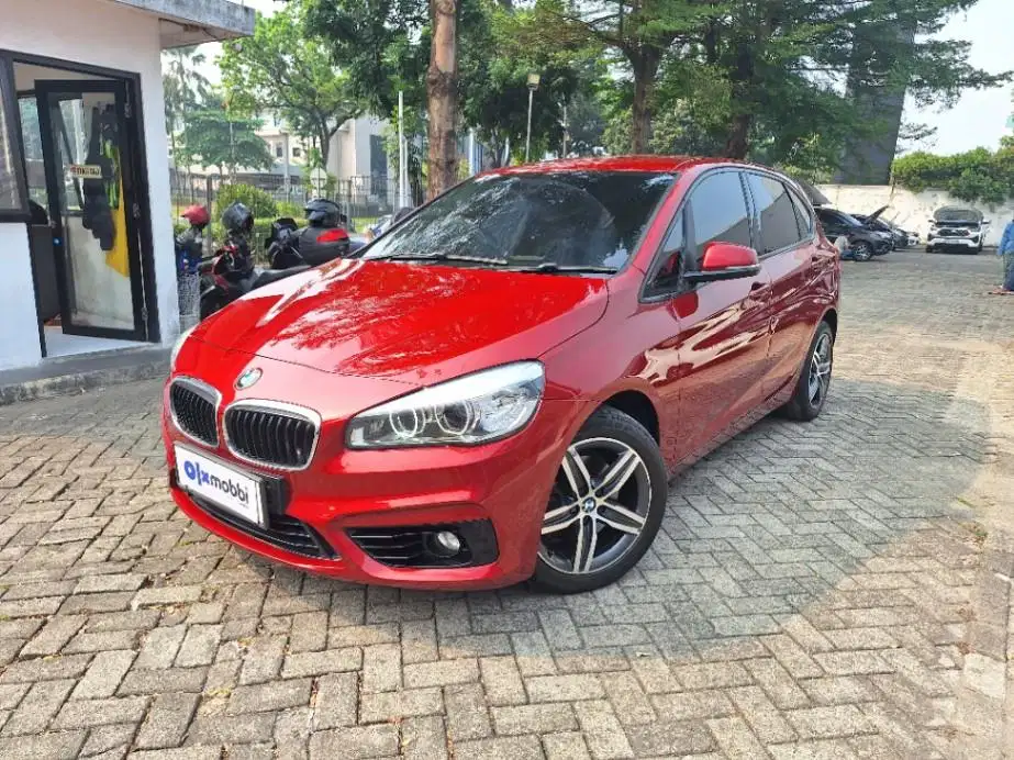 LOW DP BMW 218i 1.5 Sport Line Active Tourer Bensin-AT 2015 UMF