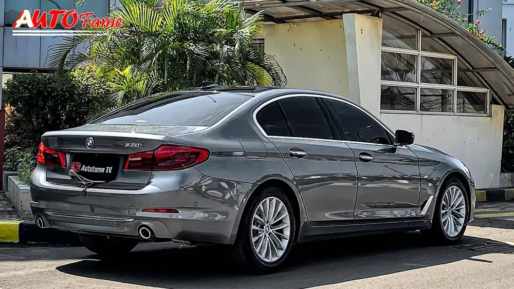 BMW G30 530i Luxury CKD Sunroof NIK 2018 Bluestone Metallic On Cognac